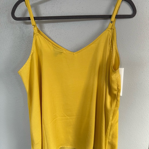 Sz 0 Torrid Yellow V-Neck Camisole Tank Top - Picture 2 of 3
